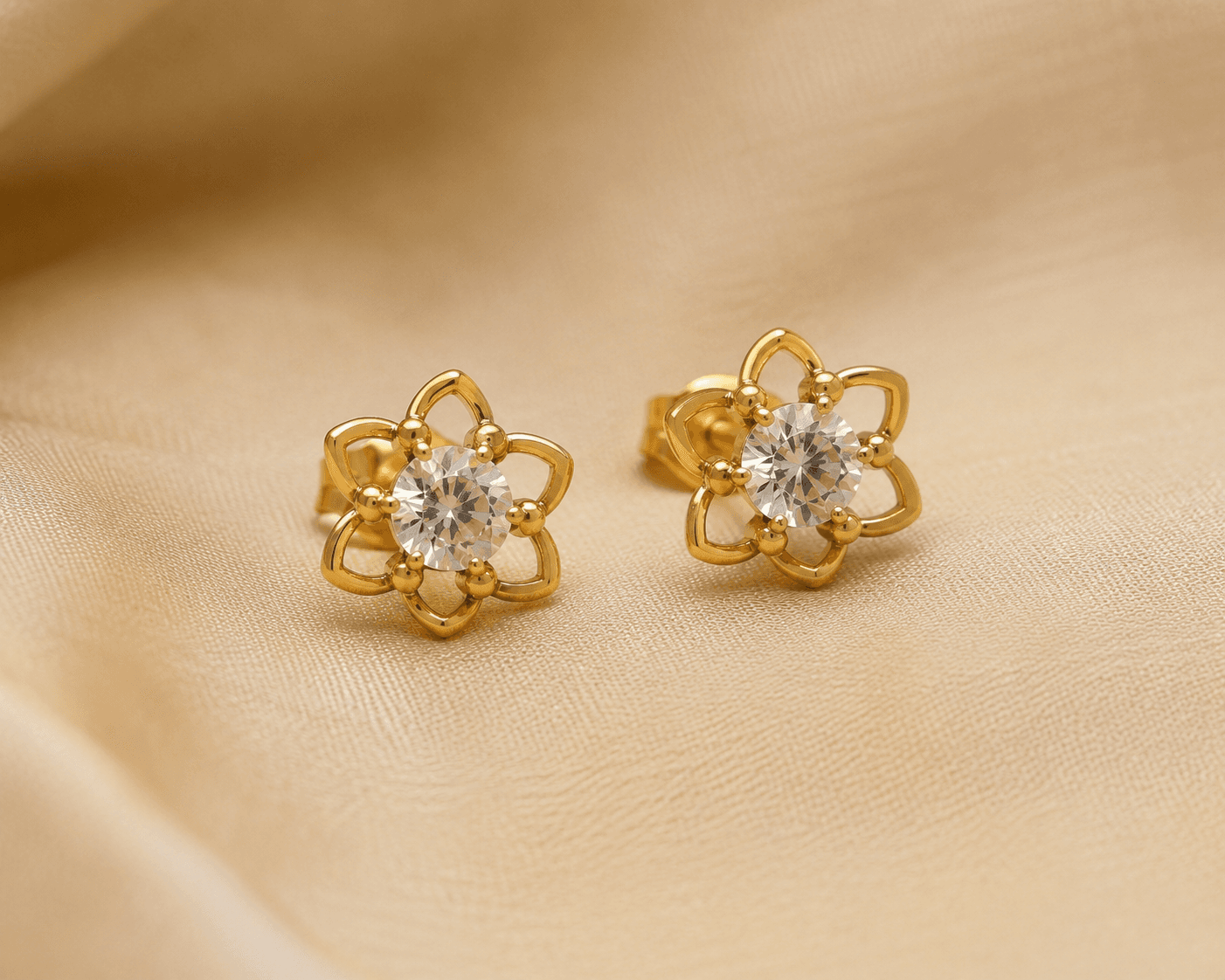 Minimal Daily Stud Earrings